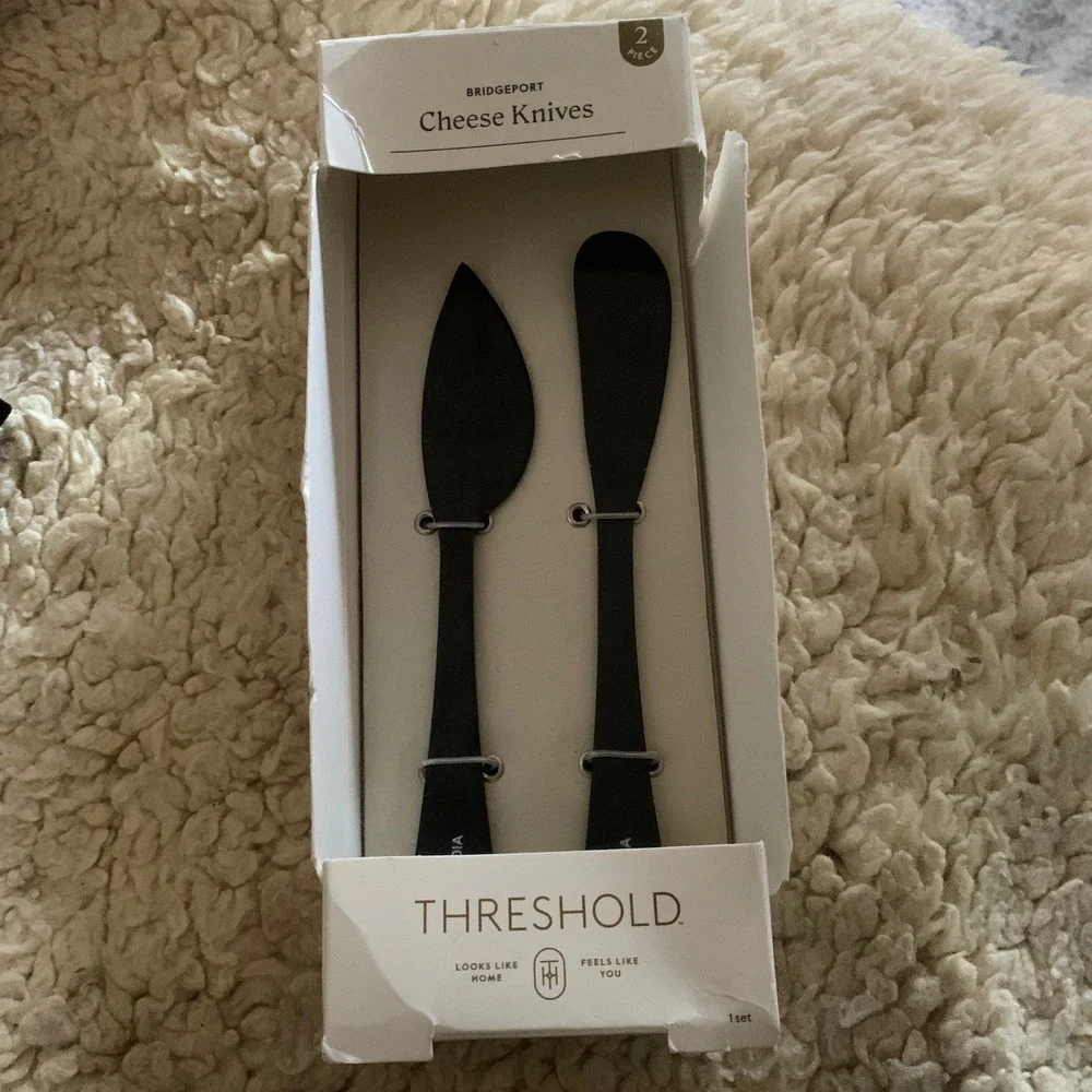 Threshold‎ Bridgeport Black Stylish Cheese Knives